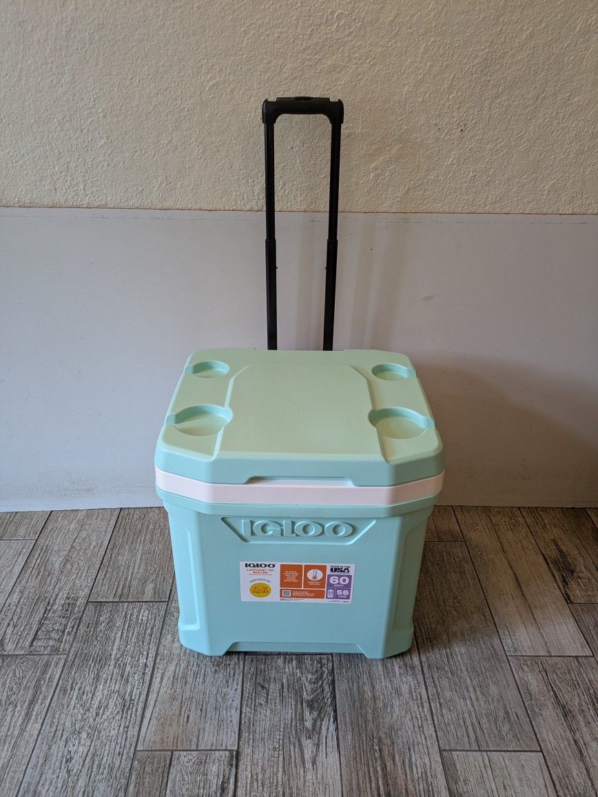IGLOO. Latitude 60 Roller Wheeled Cooler 