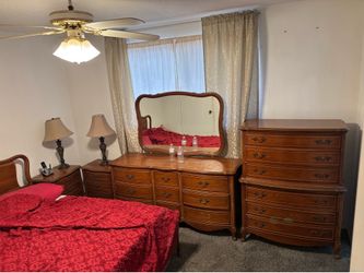 4 dresser set with lamp and mirror