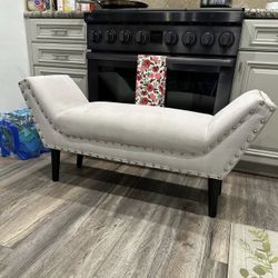 Beautiful Soft Bench With Nail Button Detail 