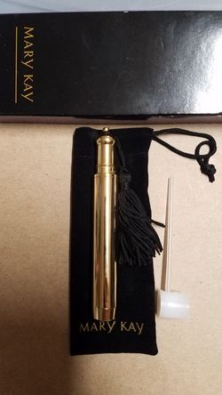 Refillable perfume atomizer