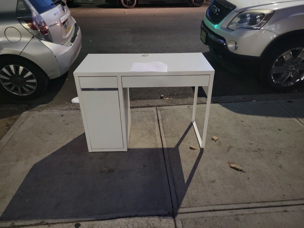 White Desk With 2 Drawers And Shelves Must Sell!!