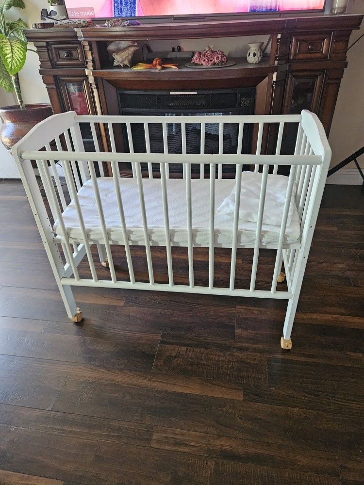 Mini Crib