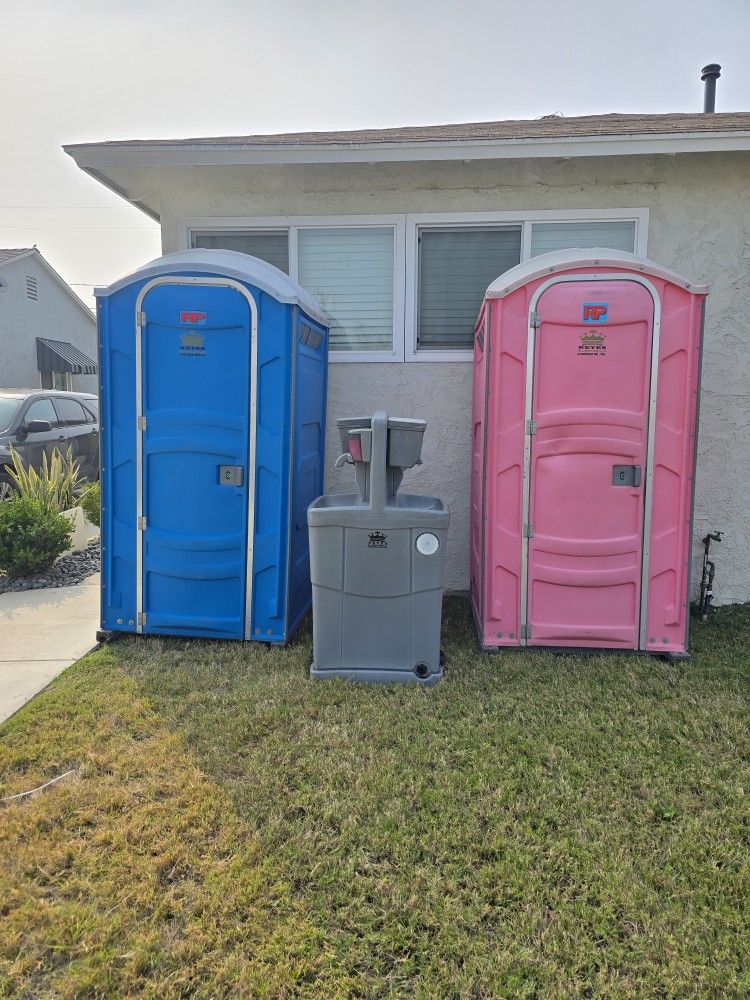 Porta Potties 