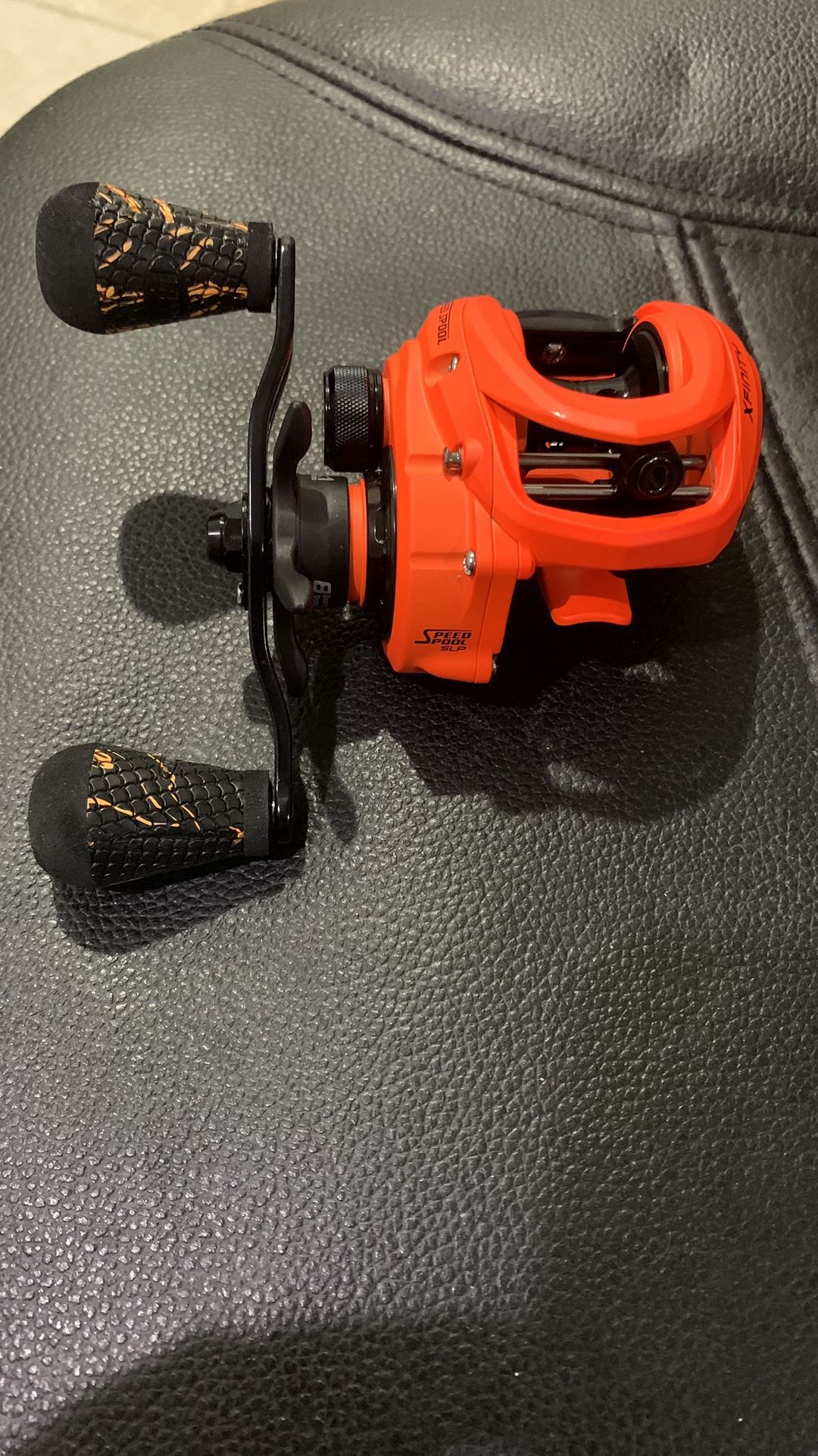 LEW’S Xfinity Speed Spool Baitcast Reel RH New