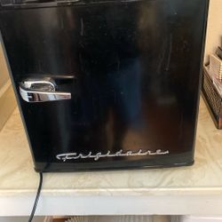 Frigidaire Mini Fridge 