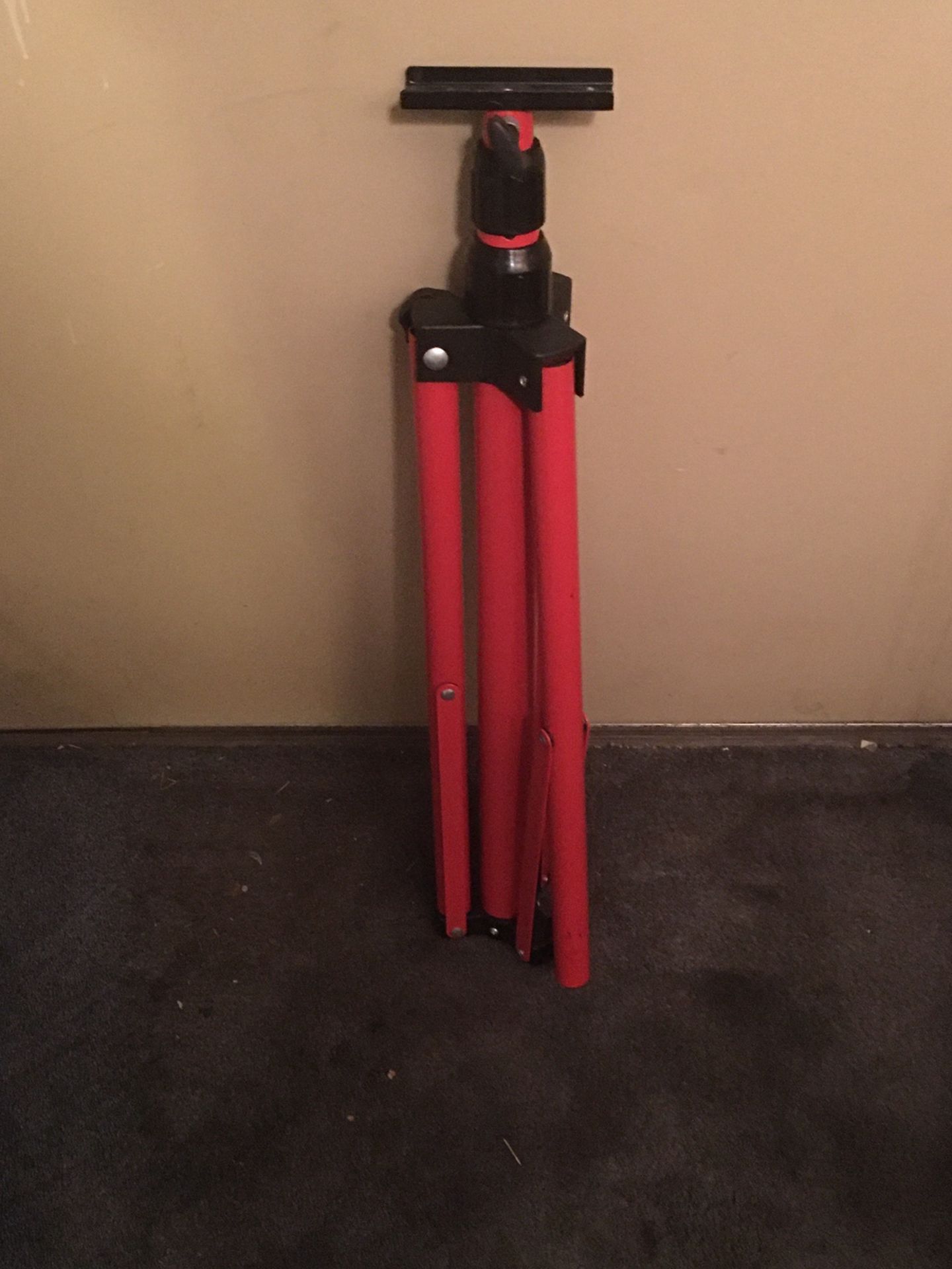 BRAND NEW NEVER USED 60” INCH ADJUSTABLE TRIPOD $20.00