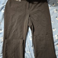 Ellen Tracy black Flat Front trousers with gold zipper