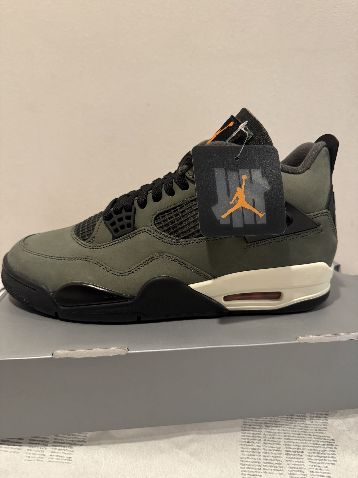 Jordan 4 Undefeated