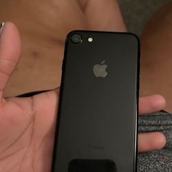 IPHONE 7 (UNLOCKED)