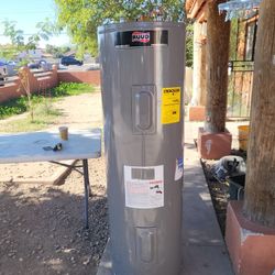 40 Gal  Electric Water Heater 40 Gal In Good Condition And Warranty Works Great 19th Ave And Baseline 
