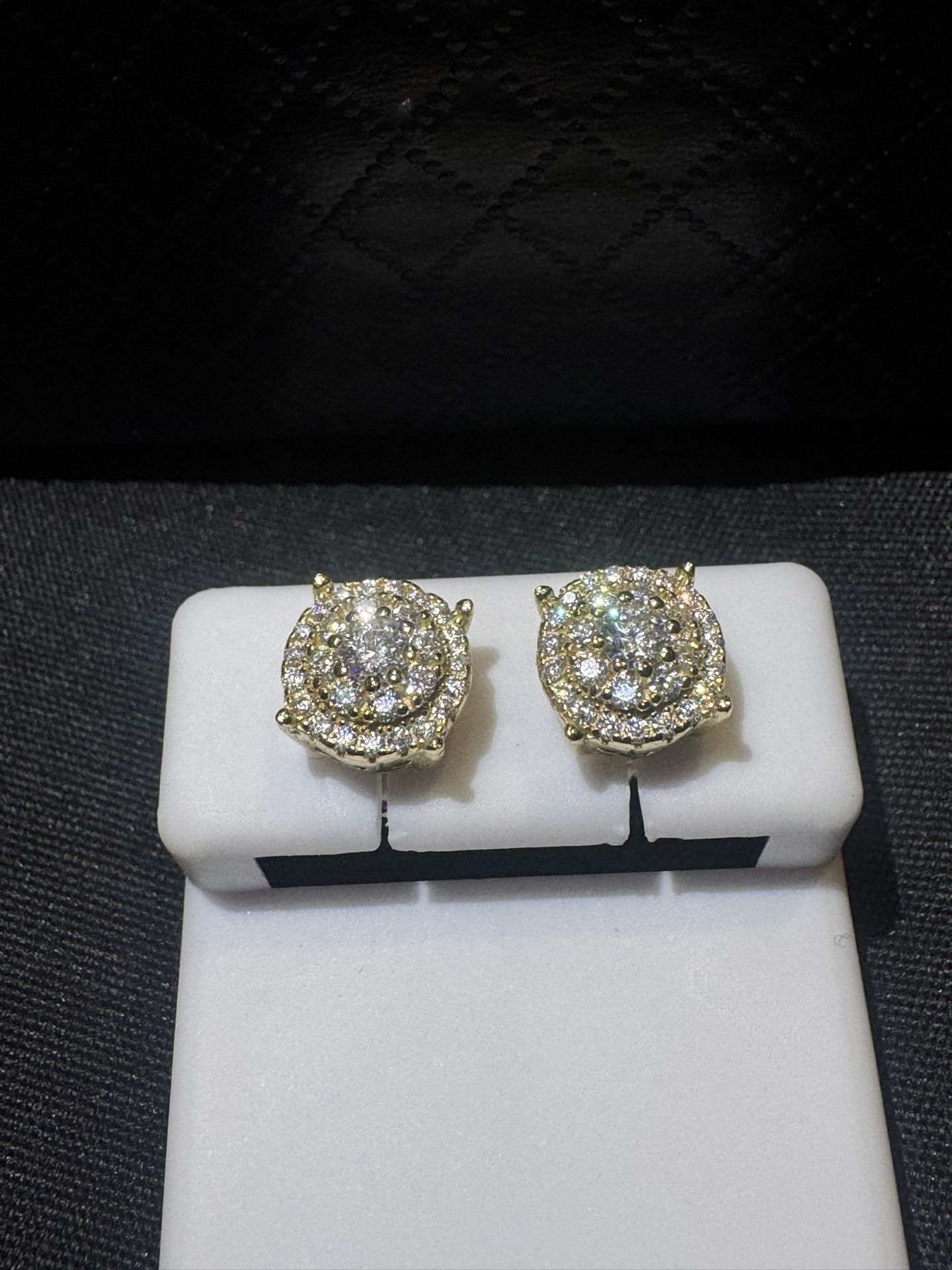 ❄️VVs  Earrings ❄️