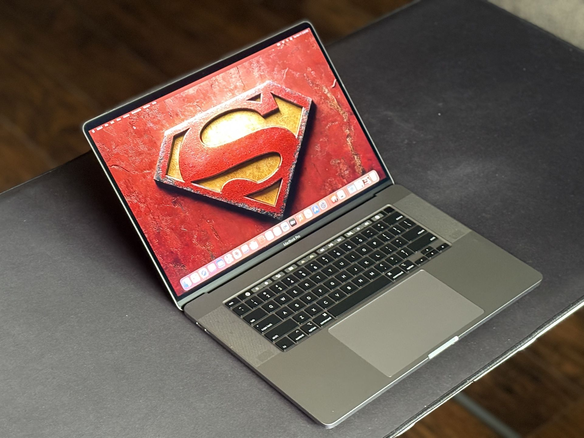 MacBook Pro 16” 32gb / 1TB (8Core i9)