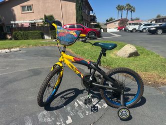 Hot Wheels Kids Bike with Training Wheels