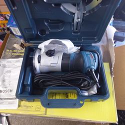 Bosch Colt GKF125CE 1.25 HP Variable-Speed Palm Router. 