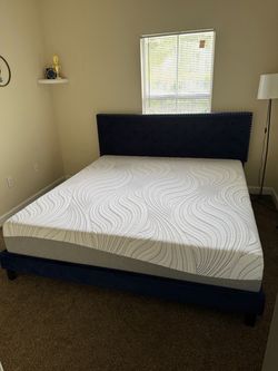 King Size Bed & 12’’ Mattress