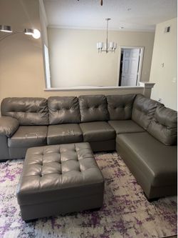 Marleton Sectional w/ Ottoman