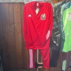 Mexican soccer league two pieces