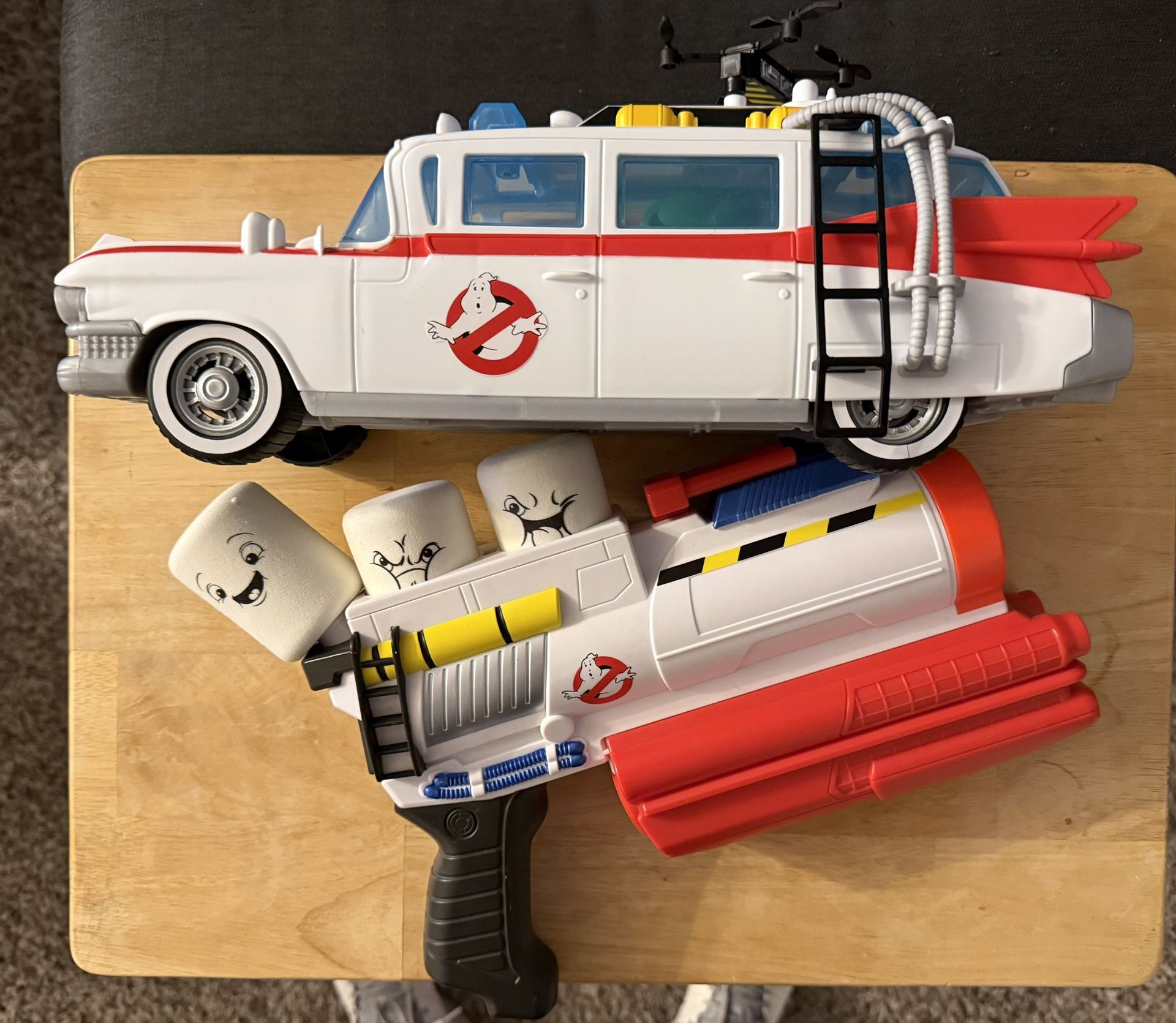 Ghostbusters Ecto 1 Car & NERF gun with Stay Puft Foam Projectiles