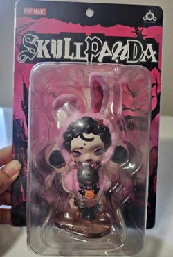 SKULLPANDA Bunny or Doggy Figure