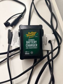 Battery Tender Junior 12V Automatic Battery Charger