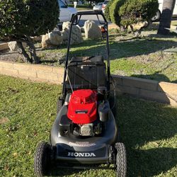 Honda HRC 216  hydrostatic transmission Commercial Lawn Mower