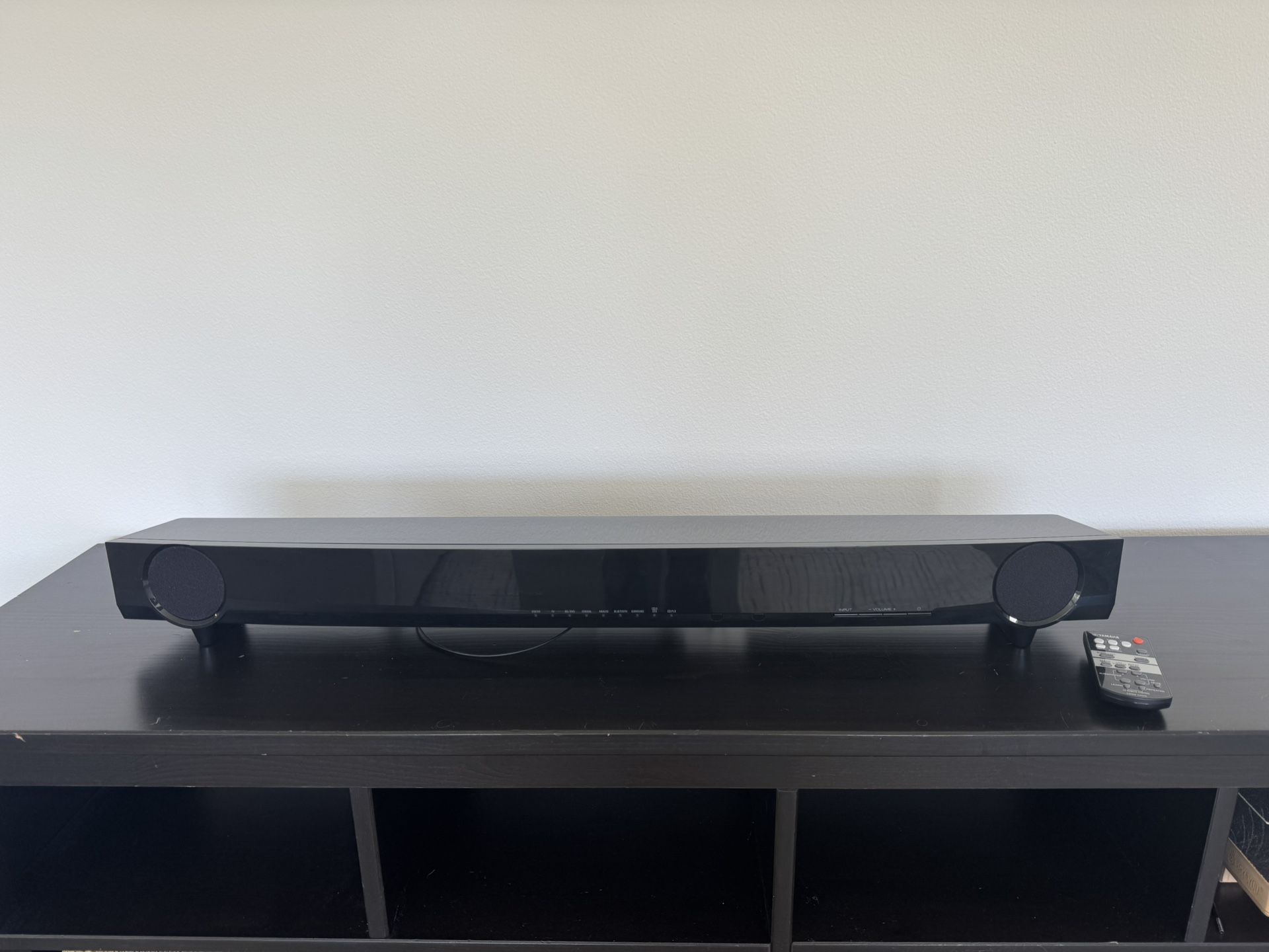 Yamaha ATS-1030 Sound Bar with Dual Built-in Subwoofers and Bluetooth