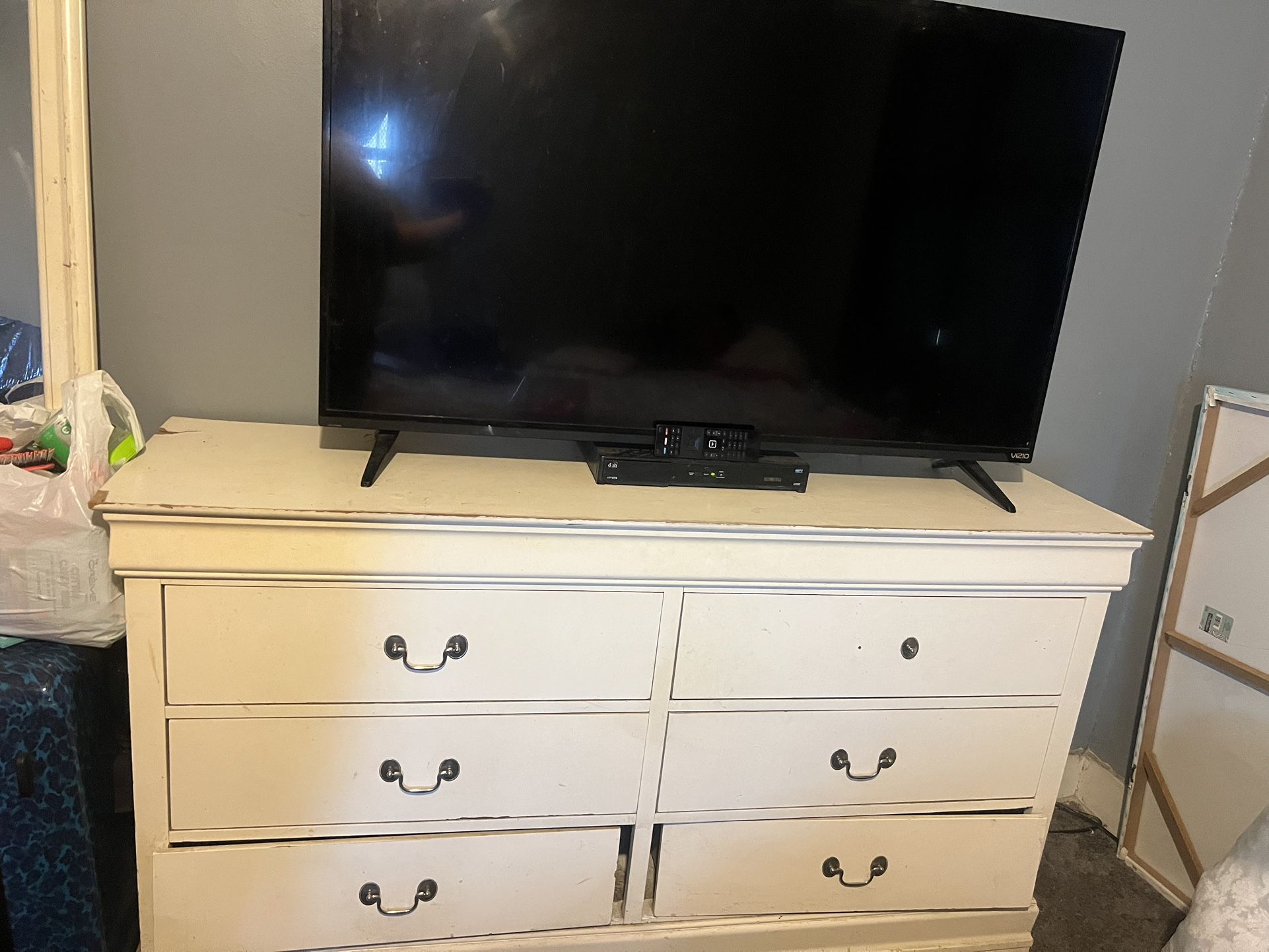 White Bedroom Set (3 Pieces)