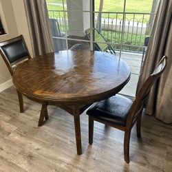 Round Table