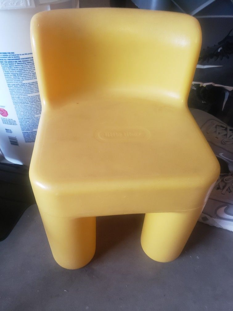 Little Tykes Vintage Preschool Chair 