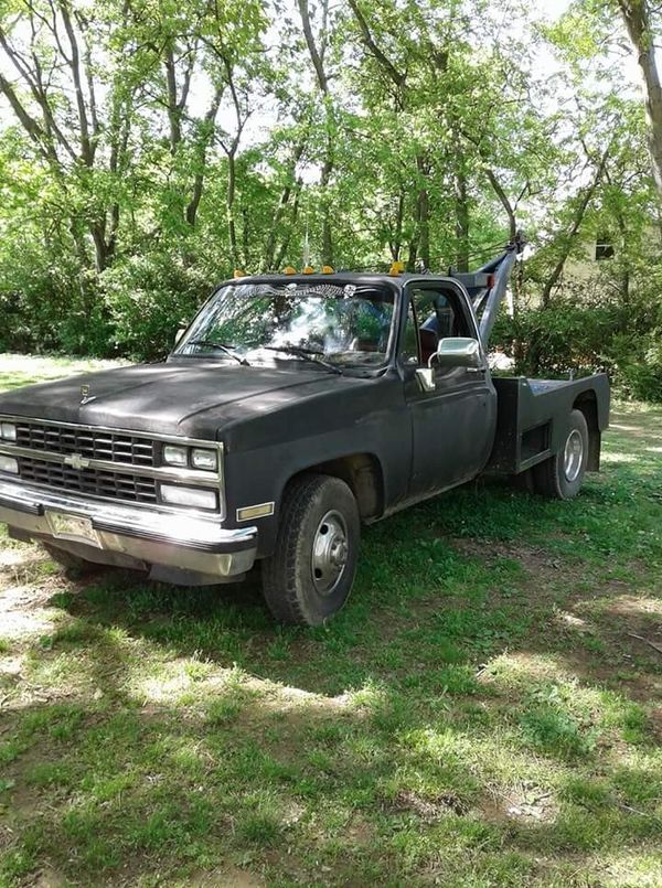 1989 1 ton chevy tow truck for Sale in Nashville, TN OfferUp