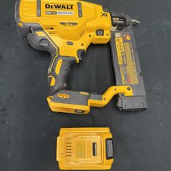 Dewalt DCN680 Brushless 18 Gauge Brad Nailer W/5AH Battery