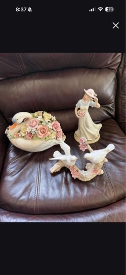 Porcelain new condition all