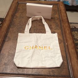 New Large Chanel White Tote With It’s Box $60 C My Page Ty