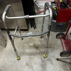 Andadera De Aluminio No Pesa 