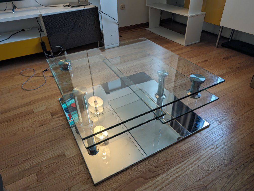 Modani Glass coffee table