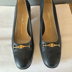 Salvatore Ferragamo Preowned Women’s Navy Pumps Size 7.5