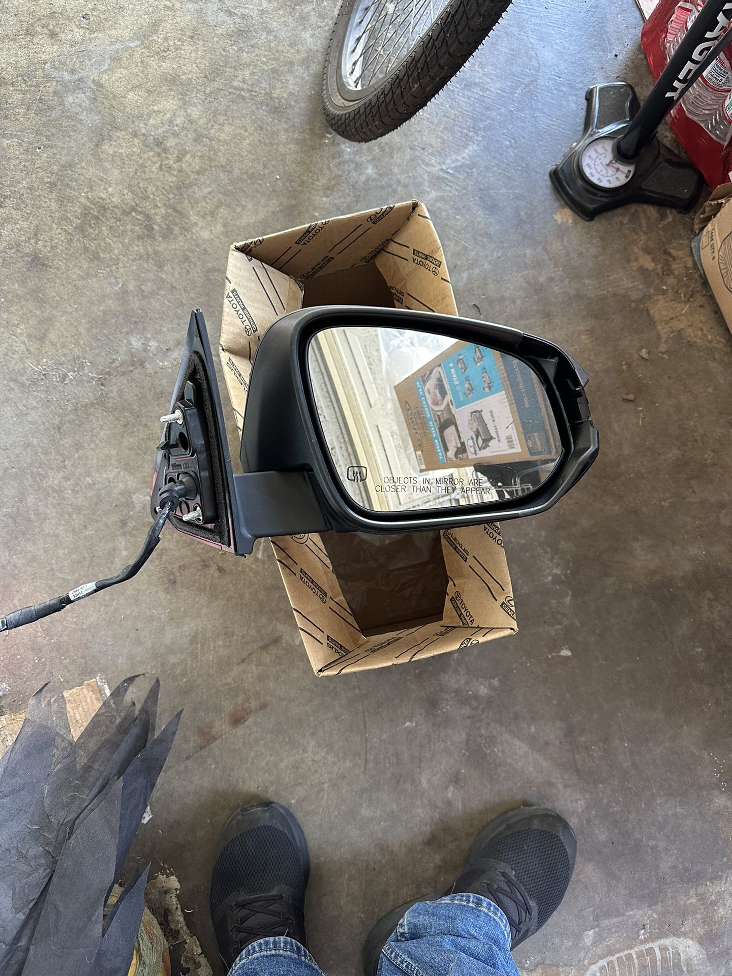 2018 Toyota Highlander Gray Passenger View Mirror (broken)