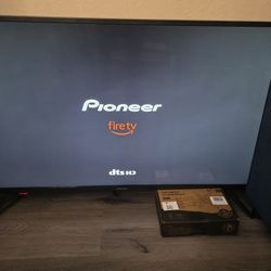 2 TVs Samsung 50" QLED 4K & Pioneer Fire Amazon 43" LED 4K w/mount