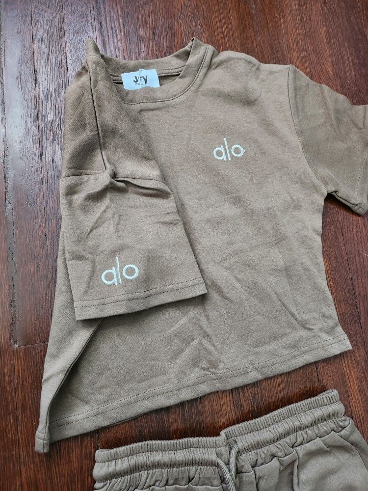 Alo Set New Crop Top And Joggers