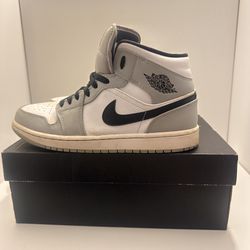 Jordan 1 Mid Smoke Greys SIZE 8.5