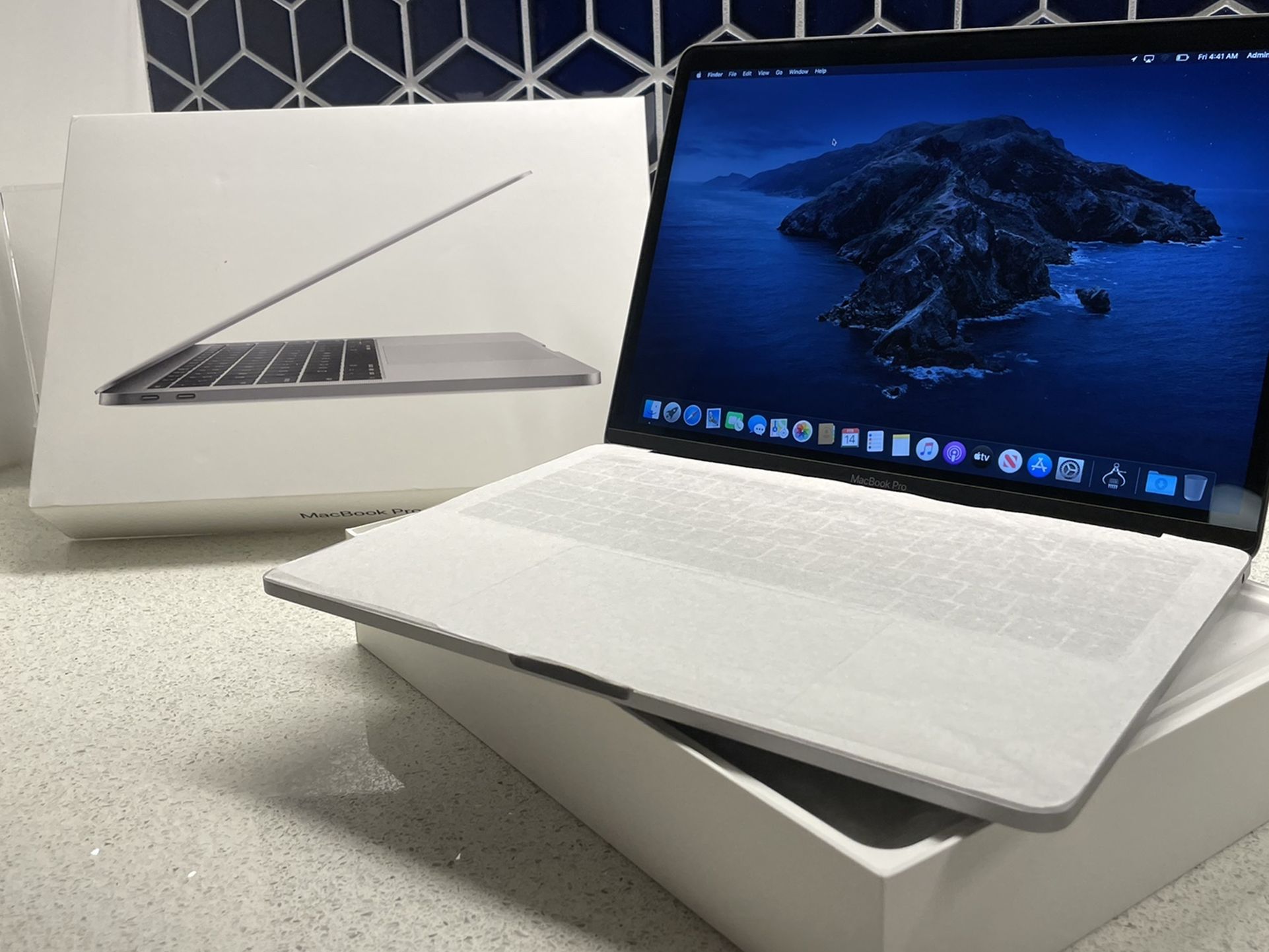 2017 13” MacBook Pro i5 8GB Ram 128SSD! Like New!