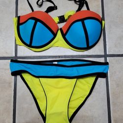 Ladies Padded Underwire Two-piece Swimsuit. Top Has Removable Shoulder Straps,new. Size Large