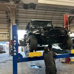 2011 Jeep Sahara  4wd 