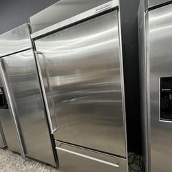 KitchenAid Built In Bottom Freezer 36” Refrigerator LED Lighting 