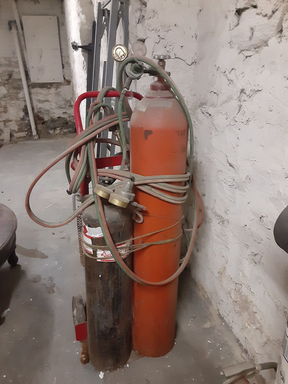 SET OF ACETYLENE, OXYGEN ,HOSE AND TOURCH