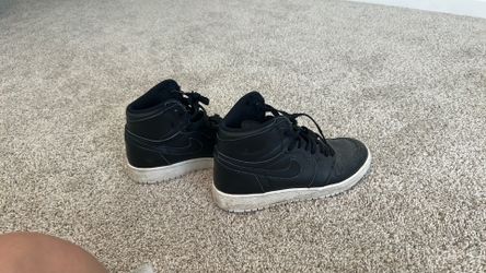 Size 6 Jordan 1s