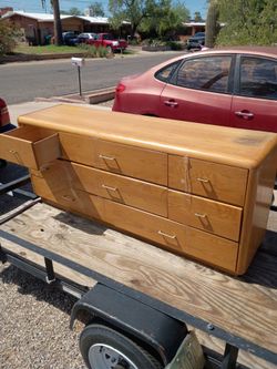 Dresser 8 drawer