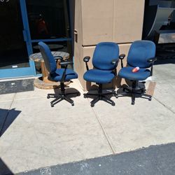 Office Chairs 