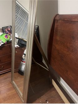 Queen size bedroom set ,juego de recamara queenheadboards ,footboard /dresser mirror and 1 night stand