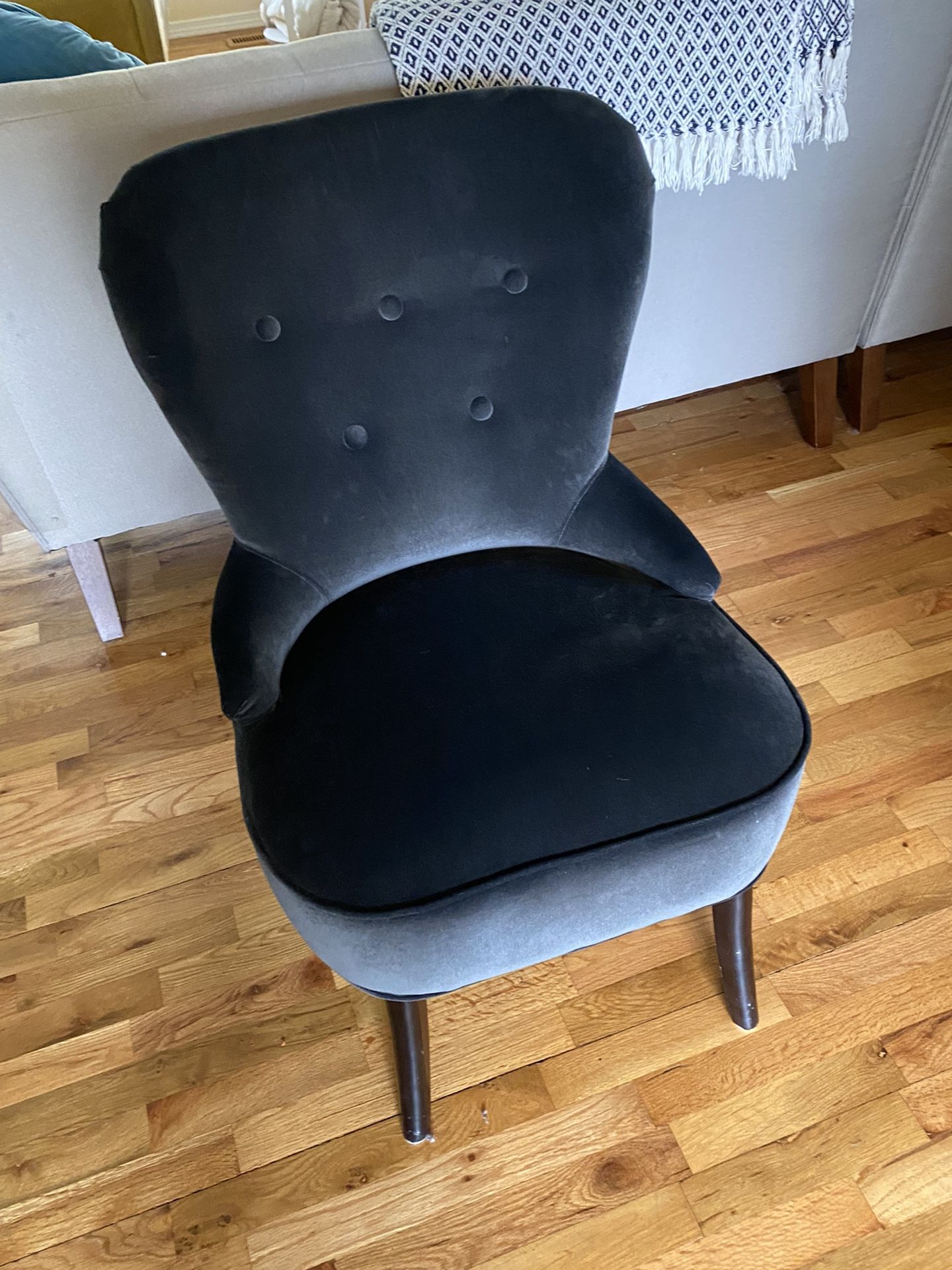 Black/grey Velvety Accent Chair